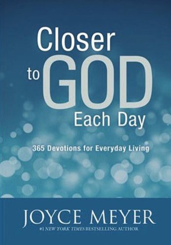 Closer to God each day (Boek)