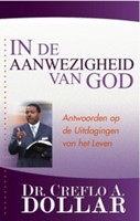 In de Aanwezigheid van God (Paperback)